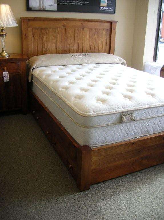 Rustic Pine Queen Size Harvest Platform Bed