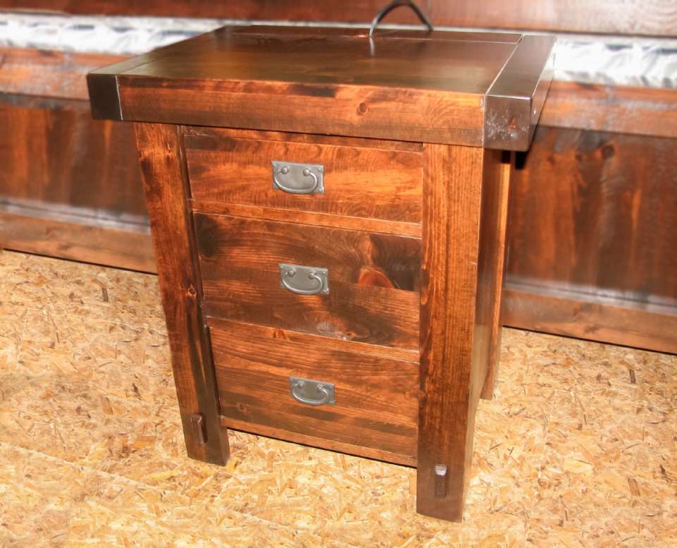 Pine Timber Yukon 3 Drawer Night Stand 